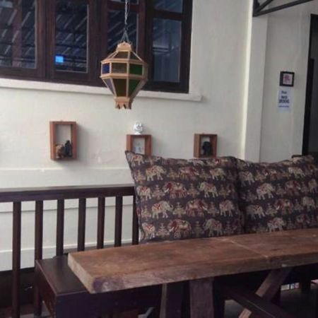 Thapae Backpackers Hostel (Adults Only) Чіангмай Екстер'єр фото