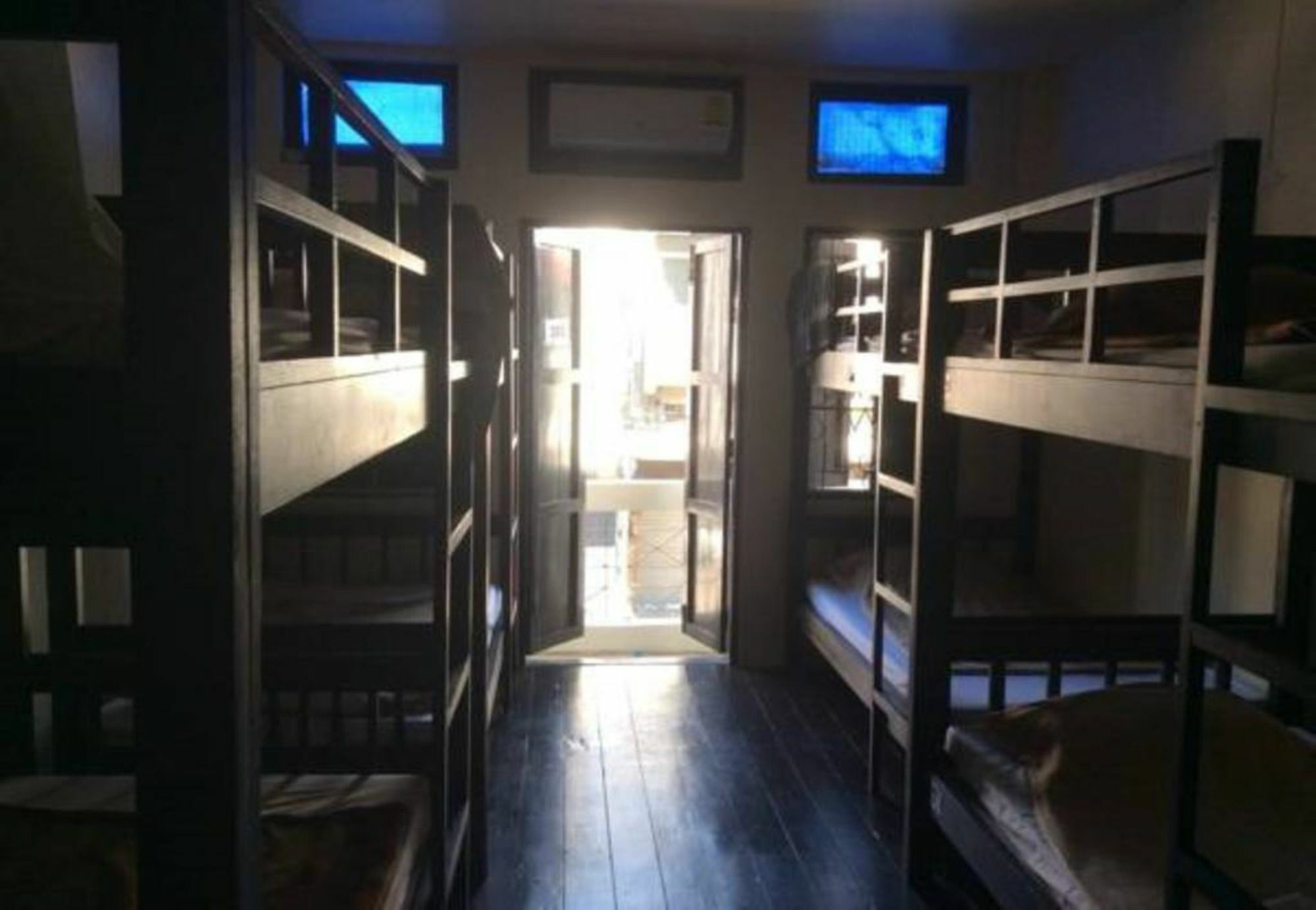 Thapae Backpackers Hostel (Adults Only) Чіангмай Екстер'єр фото